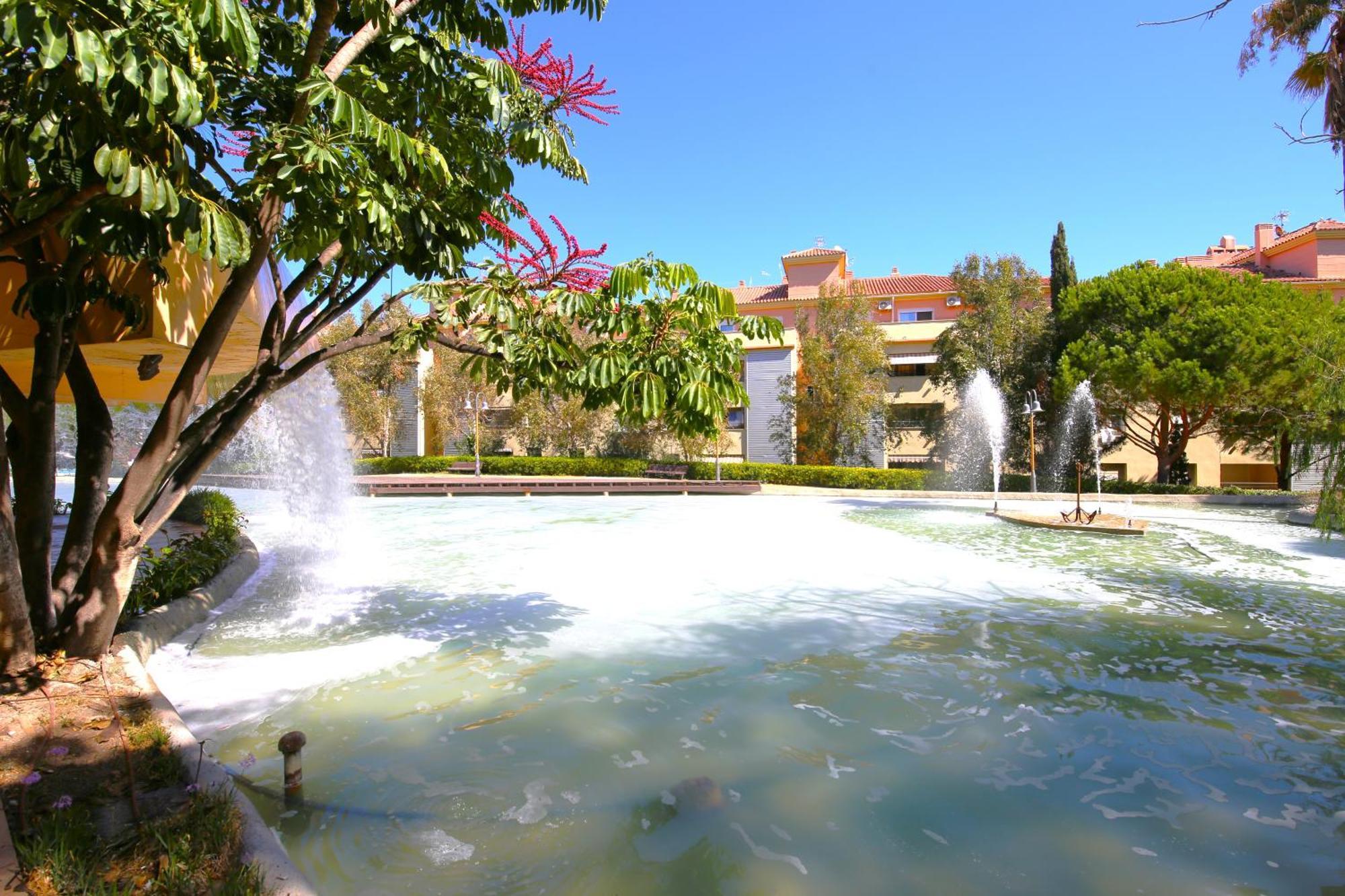 Estepona Town Apartment Carmen Exterior photo
