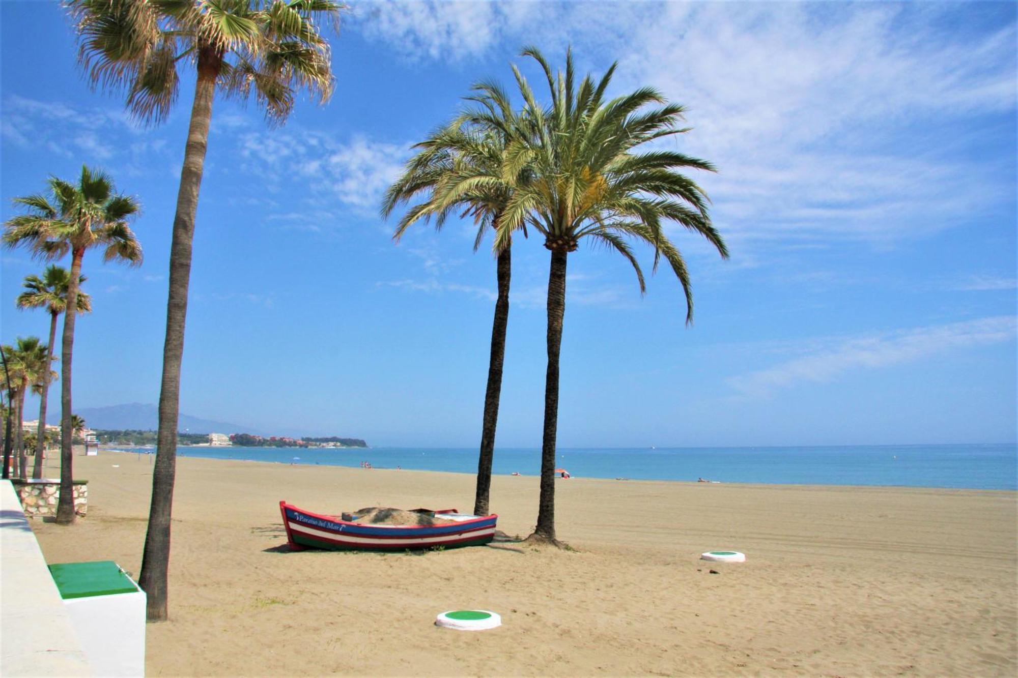 Estepona Town Apartment Carmen Exterior photo