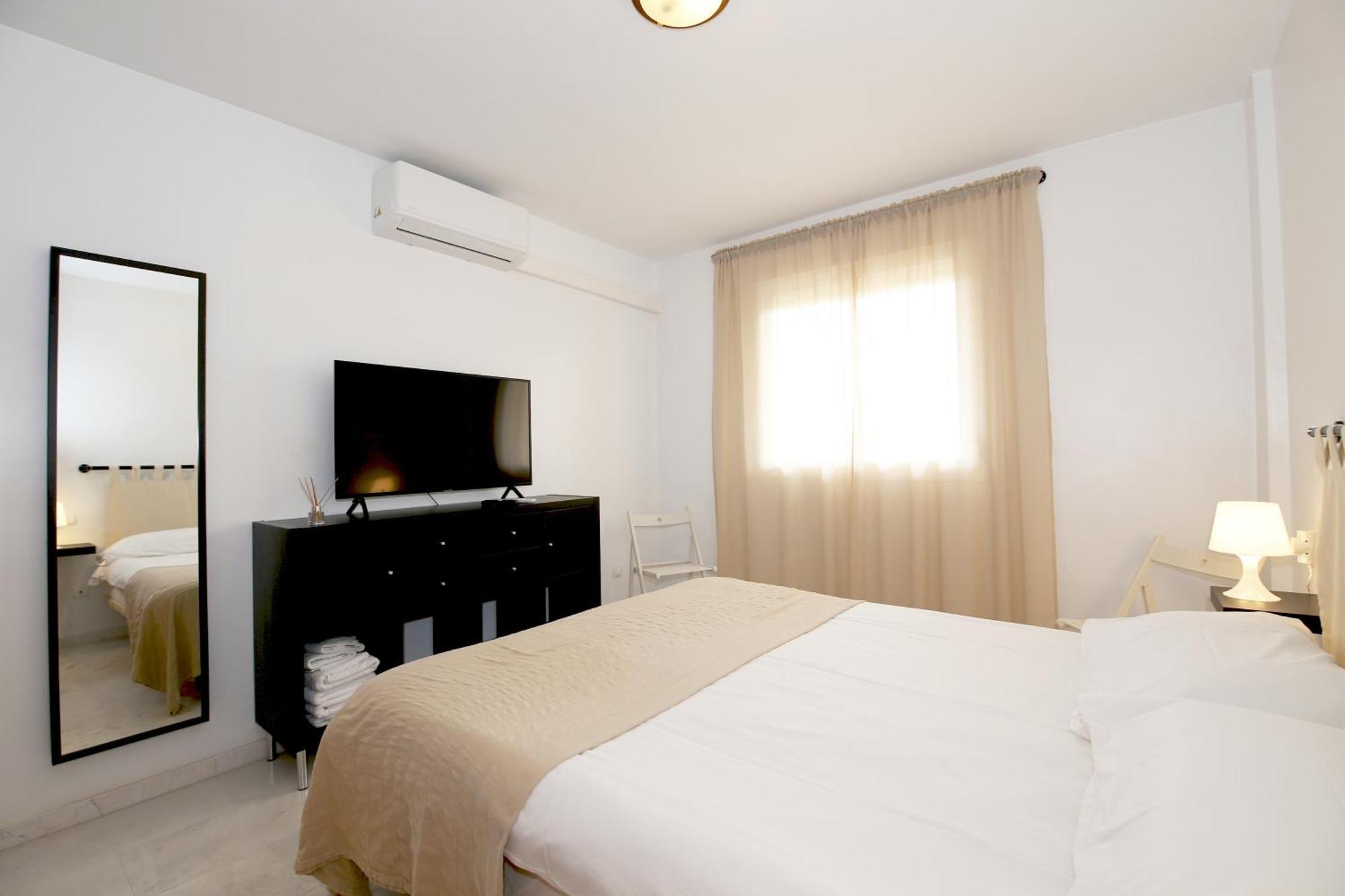 Estepona Town Apartment Carmen Exterior photo